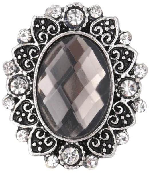 Statement Vintage Oval Snap