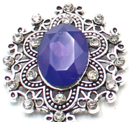 Statement Vintage Lace Snap