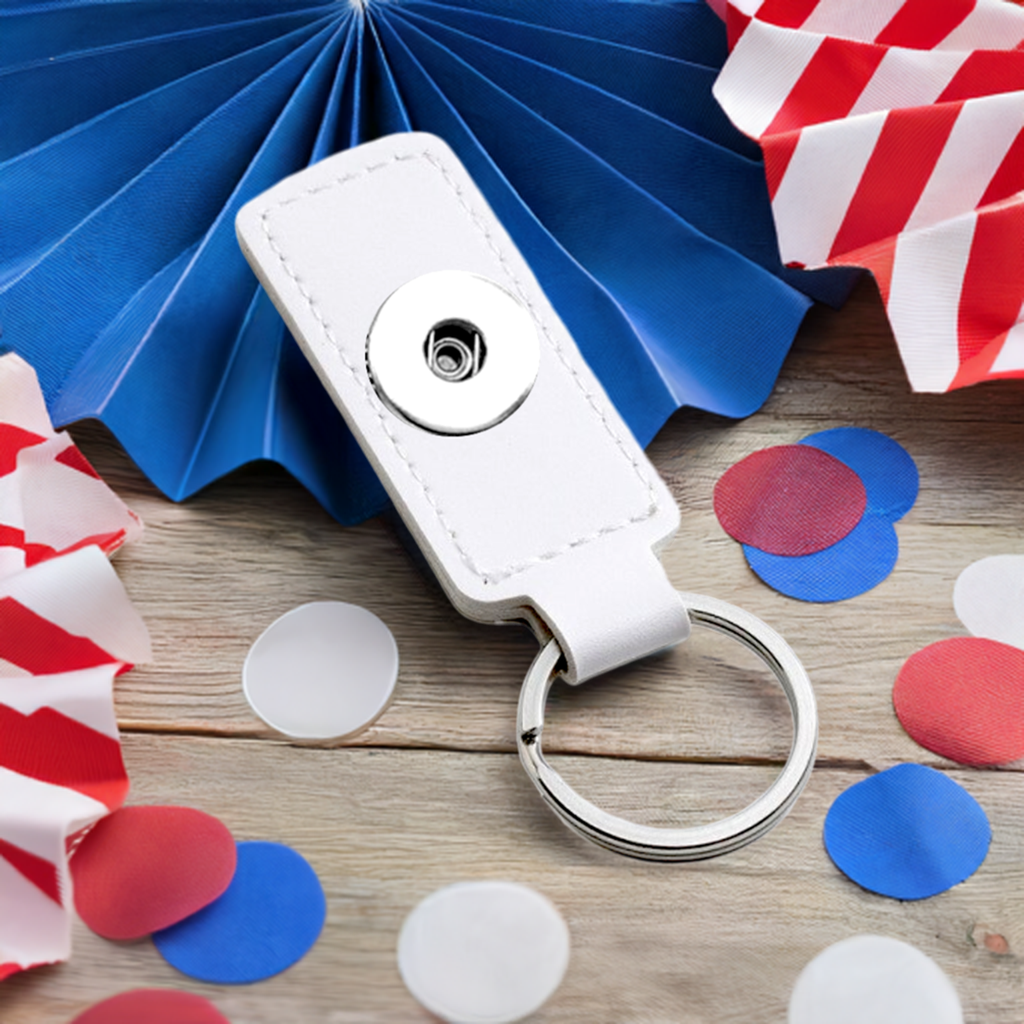 Statement 1 Snap Keychain: White