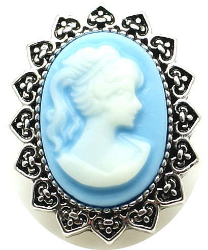 Statement Cameo Snap