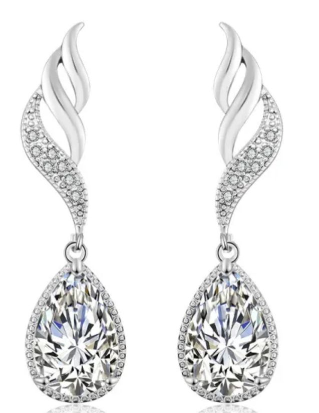 Feminine Elegant Water Drop Zircon Earrings