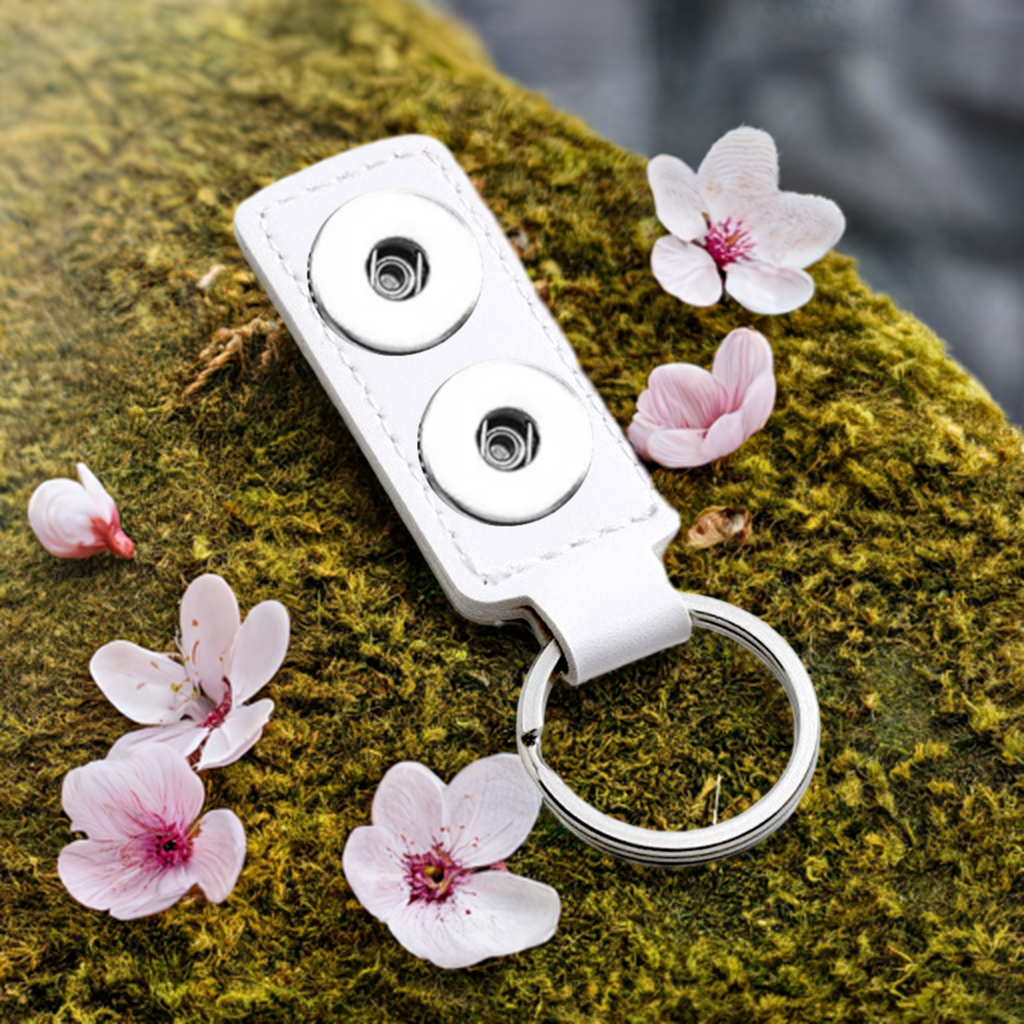 Statement 2 Snap Keychain: White